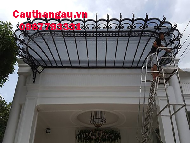 Mái che sắt nghệ thuật kính cường lực tại hà nội Mái che sắt nghệ thuật kính cường lực tại hà nội